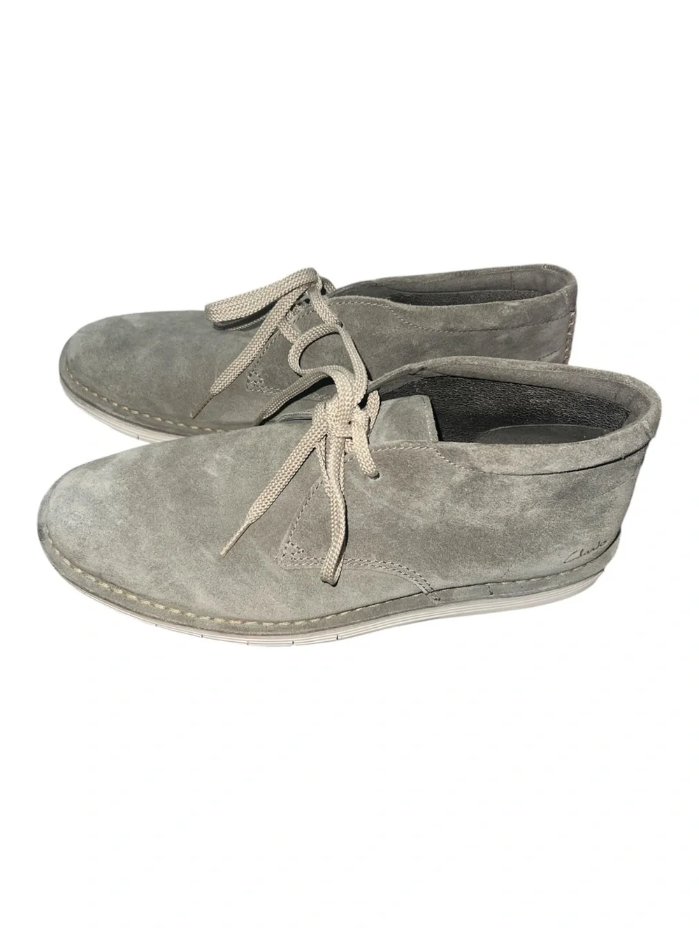 Clarks Men's Suede Chukka Boots in Gray